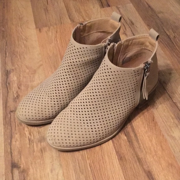 Time and Tru Shoes - 🌻4 for$20🌻Time And True Women’s shoes
